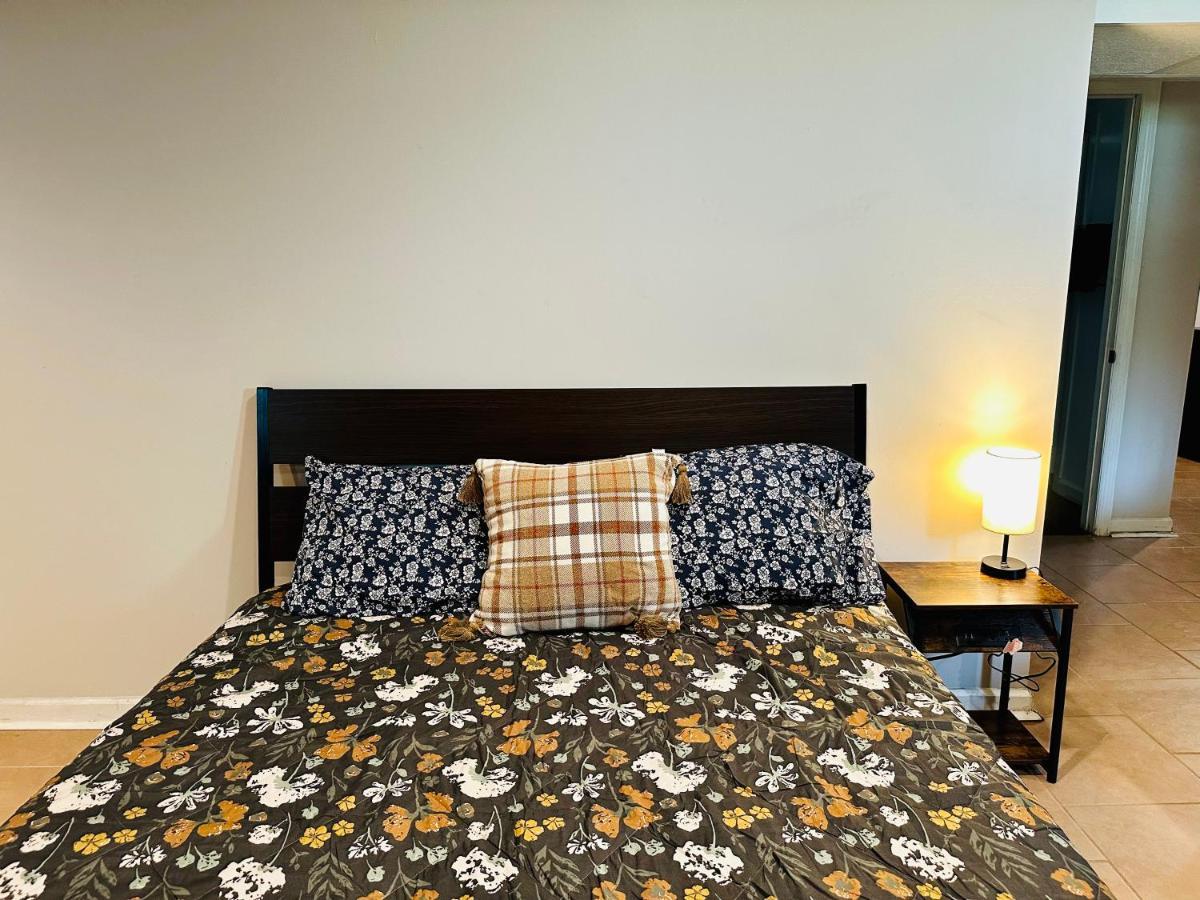 Campu'S Basement Studio W/ Private Entrance Cherry Hill Exterior foto